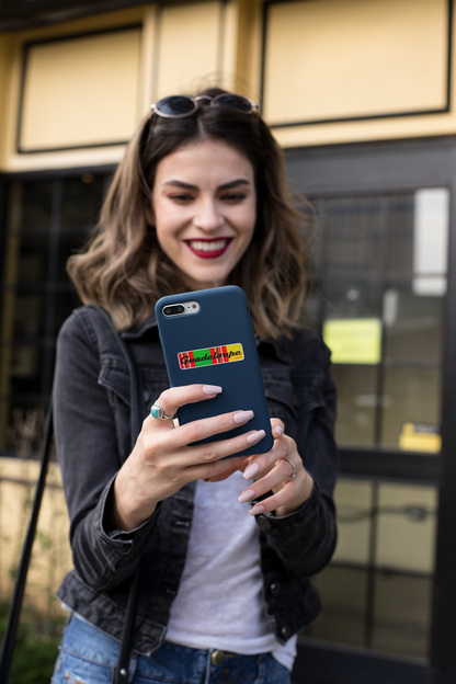 Autocollant "Guadeloupe" en madras traditionnel de la marque Prodigi, conçu pour décorer un téléphone avec un motif coloré.